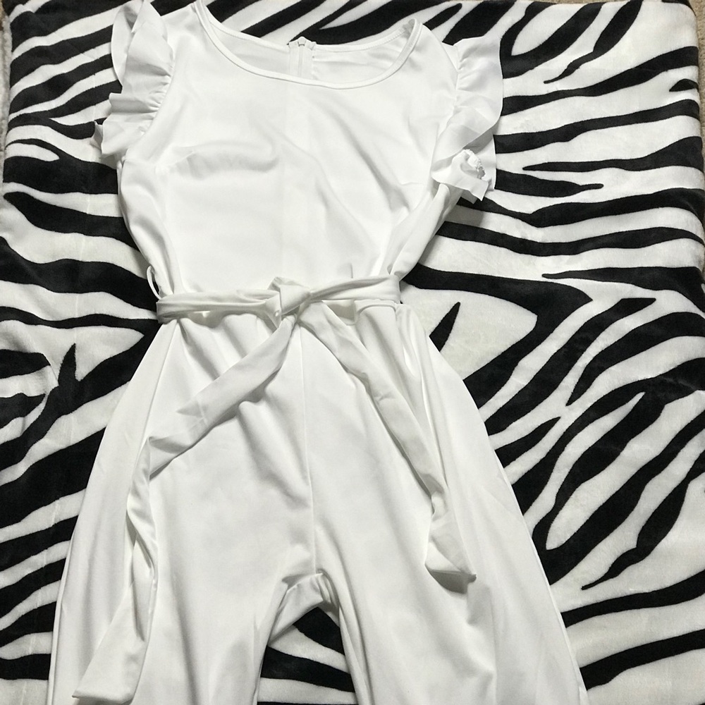 White Ruffled Jumper - Picture 3 of 4